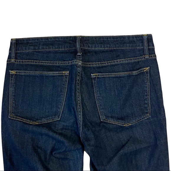 GAP Women’s Dark Wash 6/28A Straight Leg Mid Rise Blue Denim Jeans - Picture 8 of 9